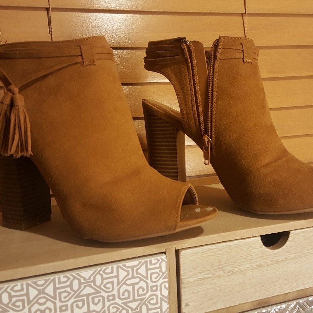 Open toe boots